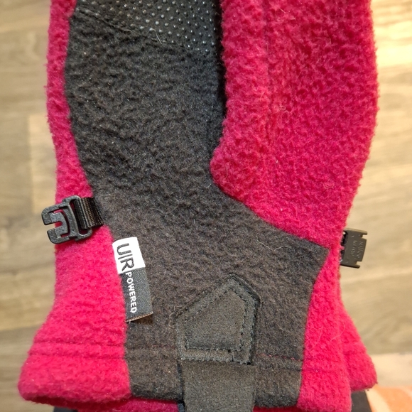 The North Face Women's Denali Etip Gloves. - Picture 6 of 15